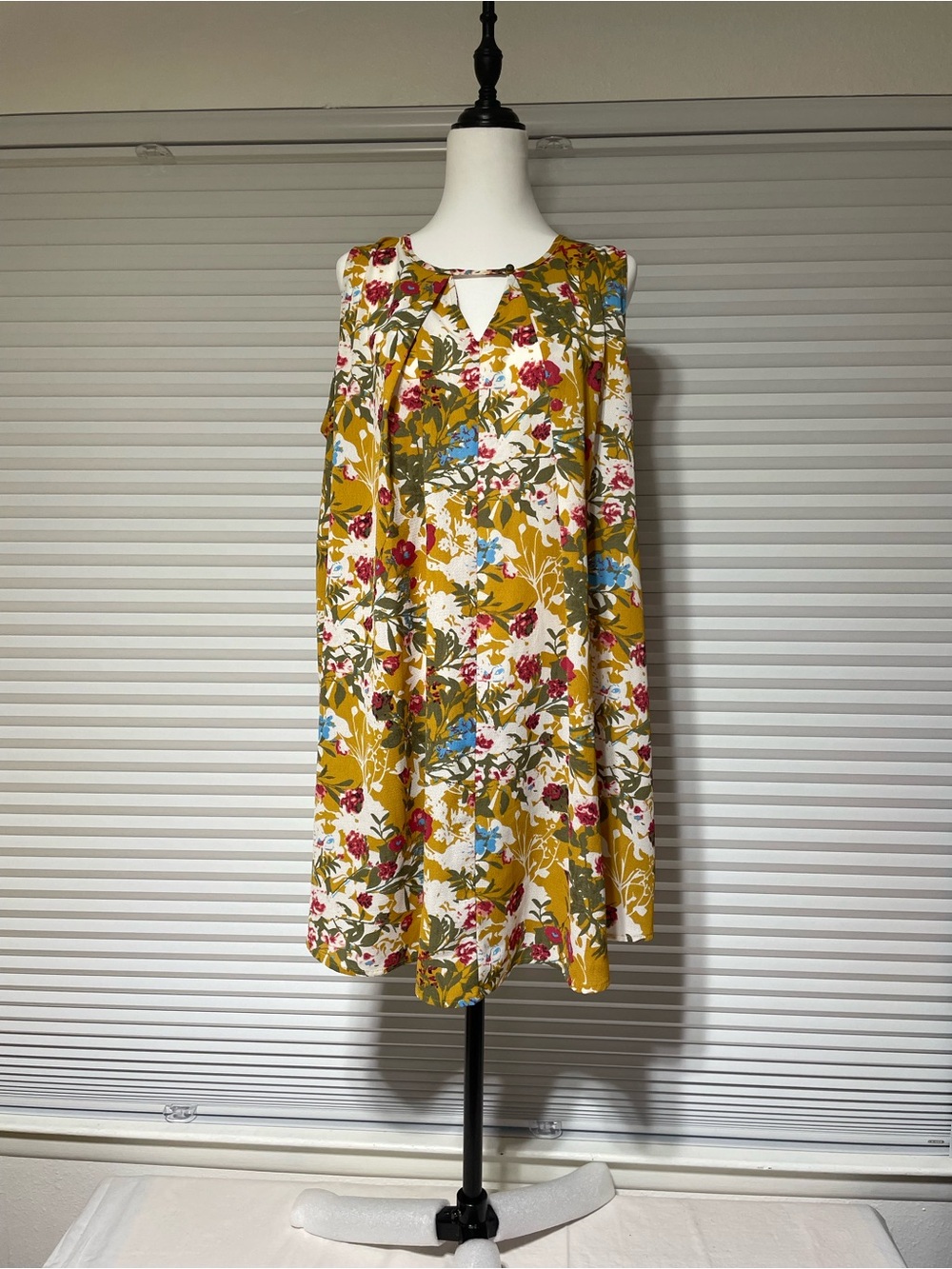 Umgee Mustard Floral Keyhole Swing Dress